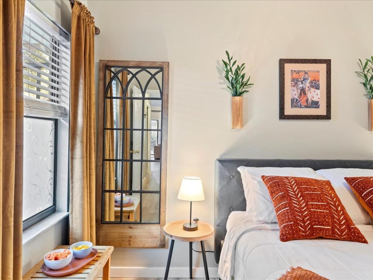 Artist'S Tower Townhome Just Renovated W Loft Gainesville Exteriér fotografie