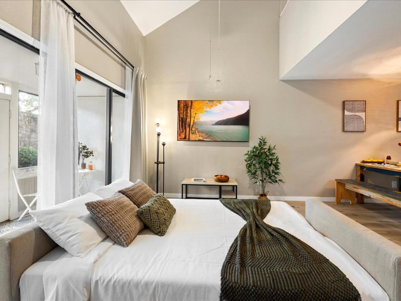 Artist'S Tower Townhome Just Renovated W Loft Gainesville Exteriér fotografie
