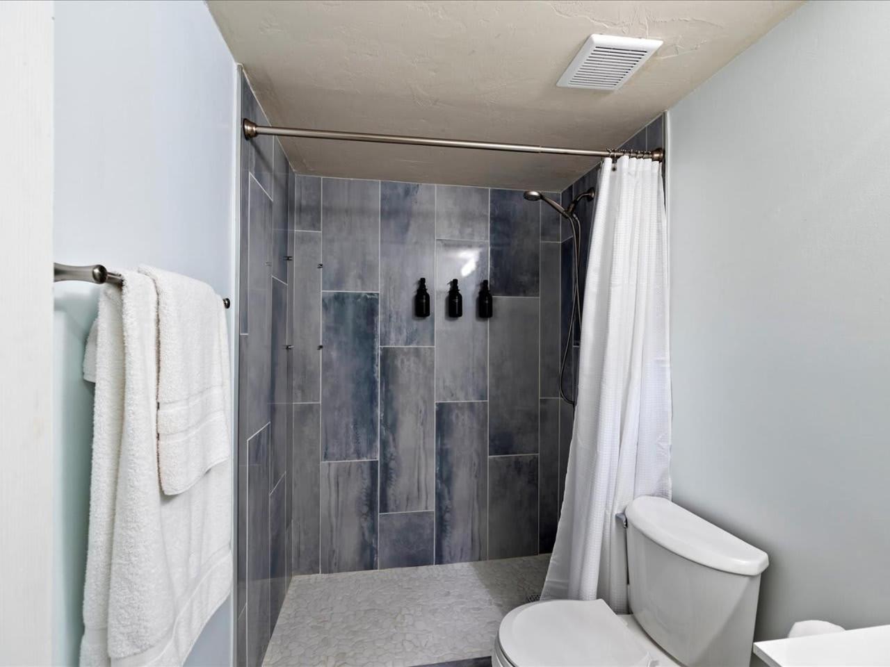 Artist'S Tower Townhome Just Renovated W Loft Gainesville Exteriér fotografie