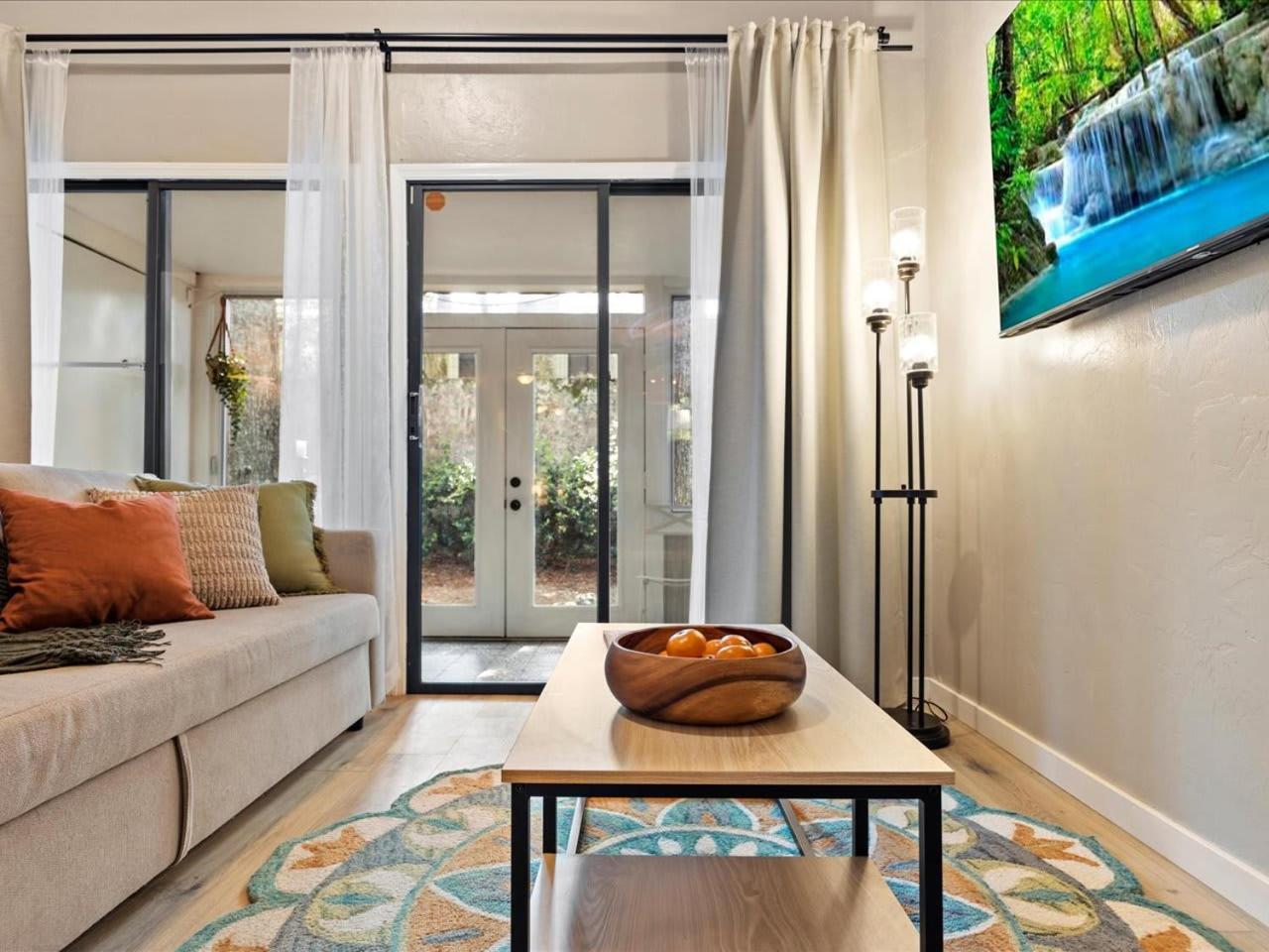 Artist'S Tower Townhome Just Renovated W Loft Gainesville Exteriér fotografie