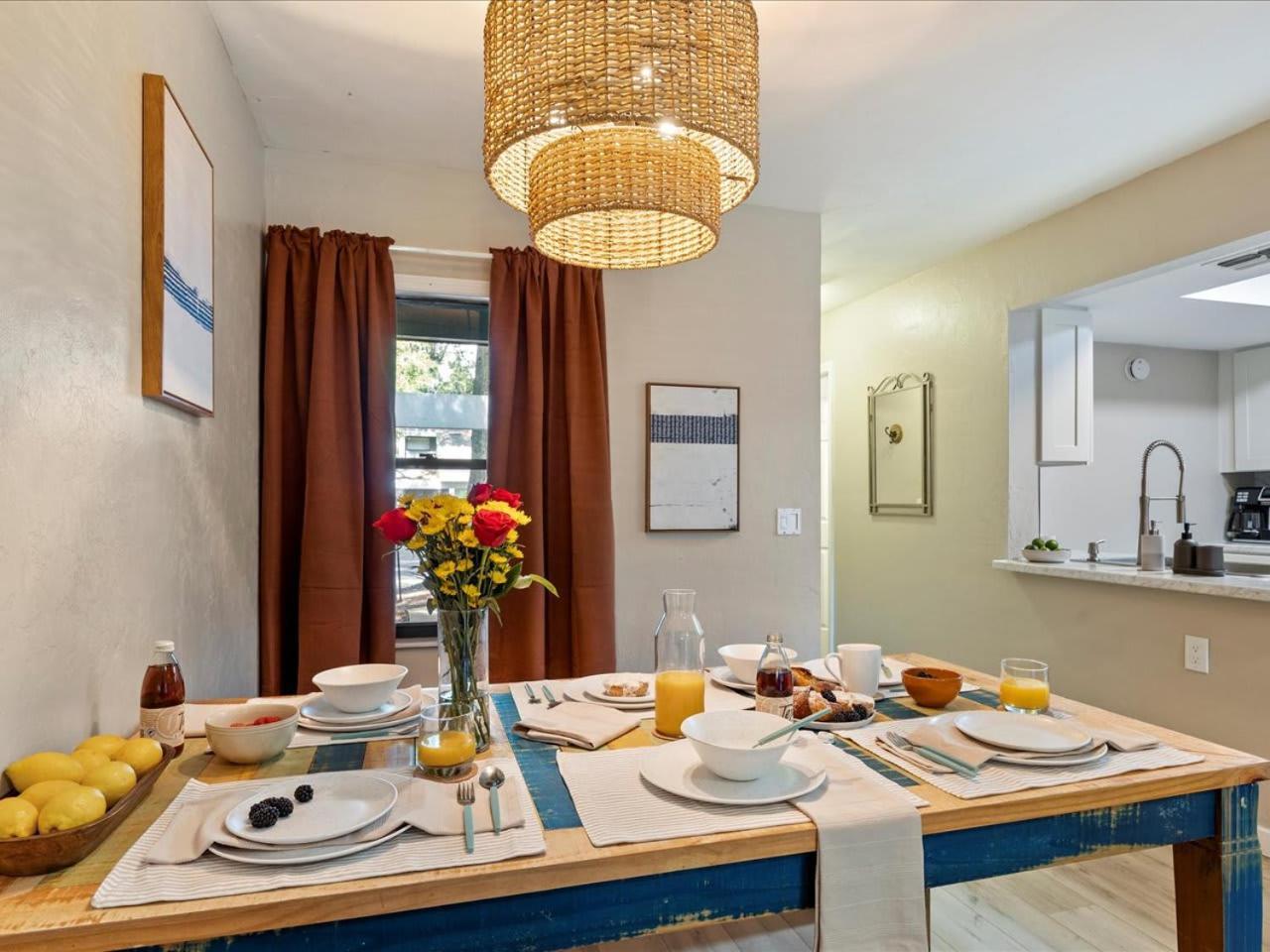 Artist'S Tower Townhome Just Renovated W Loft Gainesville Exteriér fotografie