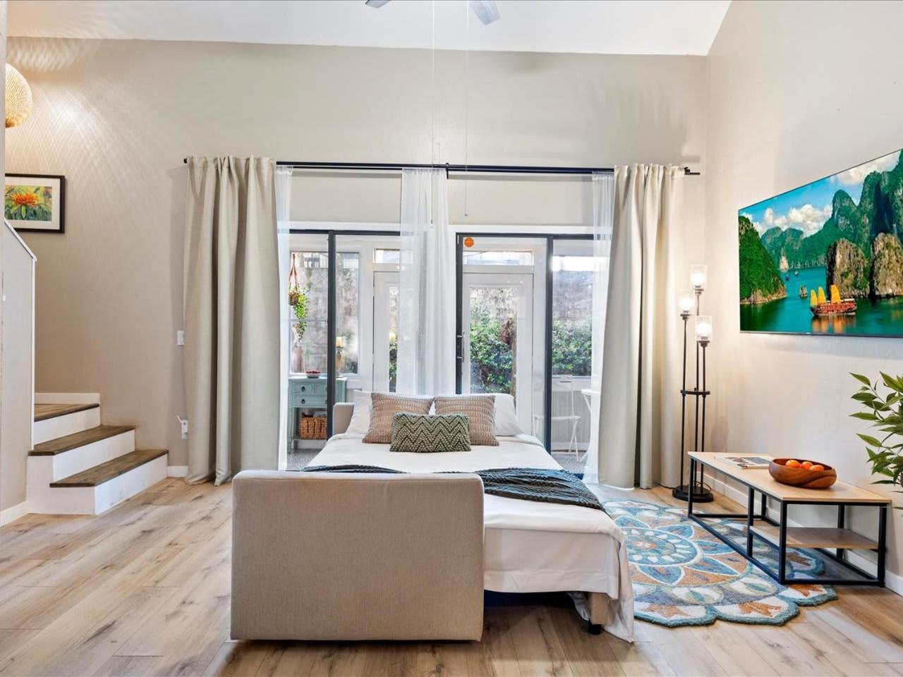 Artist'S Tower Townhome Just Renovated W Loft Gainesville Exteriér fotografie